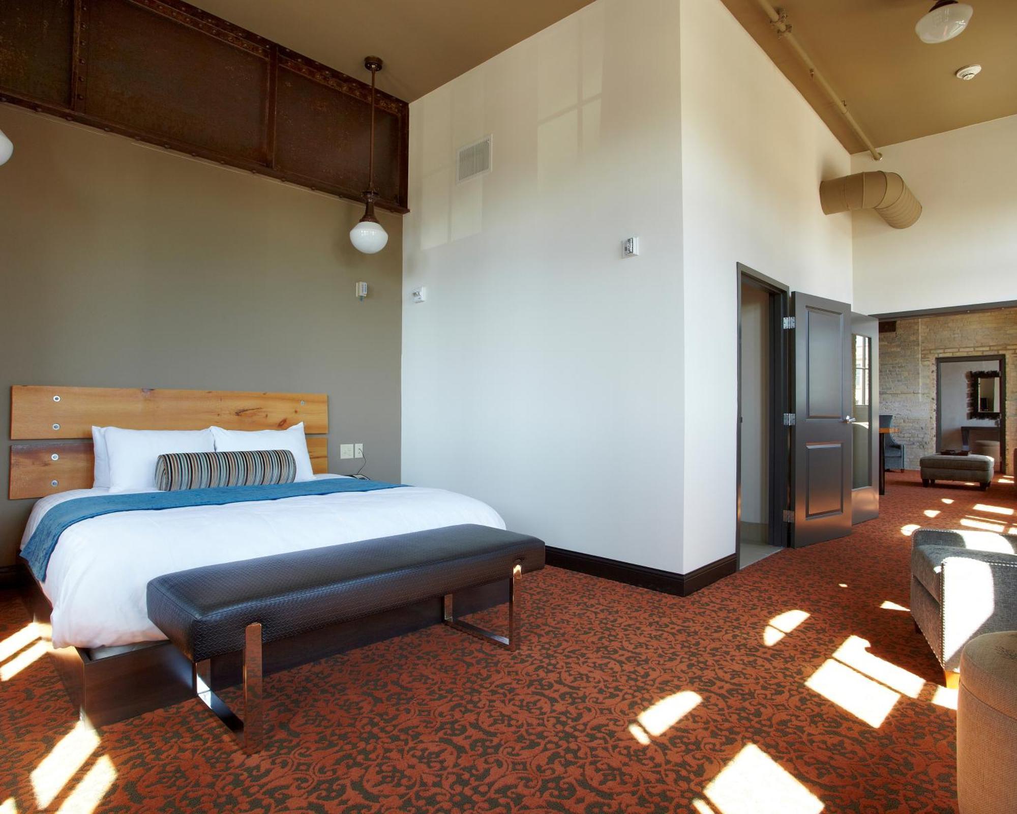 Brewhouse Inn And Suites Milwaukee Extérieur photo