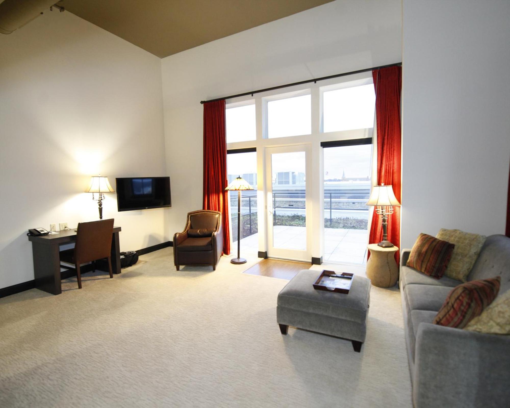 Brewhouse Inn And Suites Milwaukee Extérieur photo