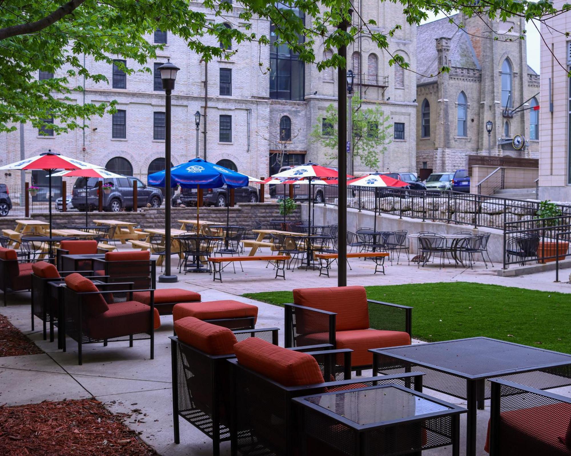 Brewhouse Inn And Suites Milwaukee Extérieur photo